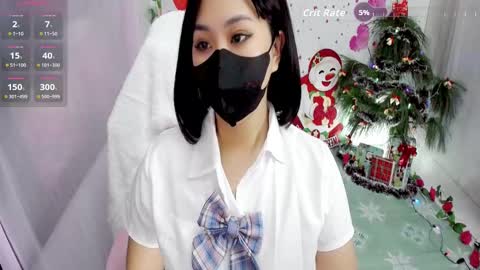Lily online show from December 1, 2025, 9:20 pm