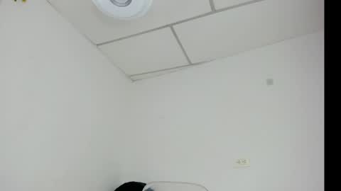 sweet_litle online show from April 24, 2026, 9:06 pm