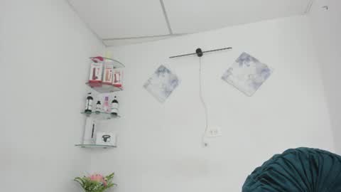 sweet_litle online show from June 23, 2026, 2:42 am