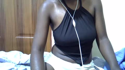 Snapshot of sweet_lma chatting on June 16, 2026, 11:13 am sweet_lma online show from June 16, 2026, 11:13 am