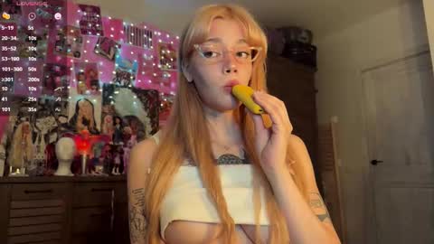 Snapshot of sweet_melissa133 chatting on September 16, 2025, 6:14 am Melissa. Join me on Fansly link in social medias online show from September 16, 2025, 6:14 am