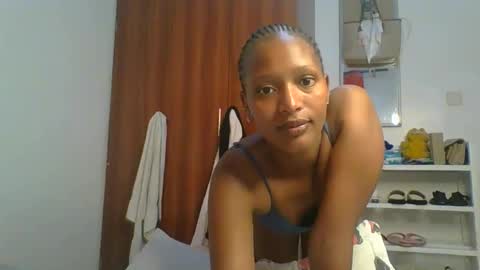 Linda online show from April 11, 2026, 1:43 am