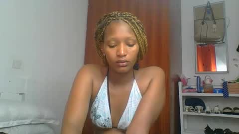 Linda online show from May 7, 2026, 2:39 am