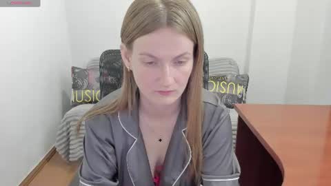 Mila online show from June 17, 2026, 9:38 pm
