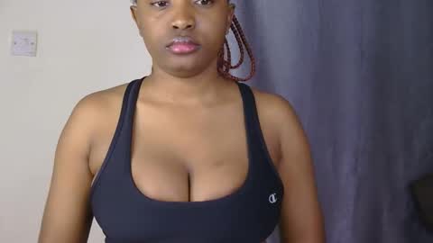 Snapshot of sweet_miah12 chatting on April 4, 2026, 3:09 pm Queen debby online show from April 4, 2026, 3:09 pm