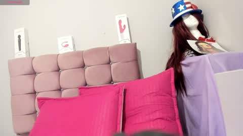 Mia Johns online show from December 2, 2024, 10:28 am