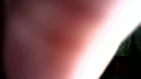 sweet_milkshake2004 online show from October 17, 2025, 1:20 am