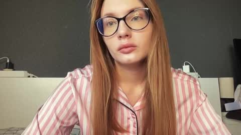 Emili online show from December 2, 2024, 4:09 am