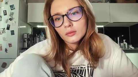 Emili online show from December 9, 2024, 4:23 am