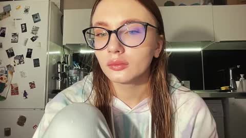 Emili online show from December 24, 2024, 2:54 am