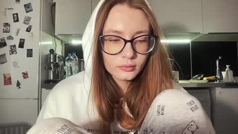 Emili online show from January 4, 2025, 4:23 am