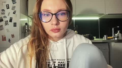 Emili online show from January 11, 2025, 4:06 am