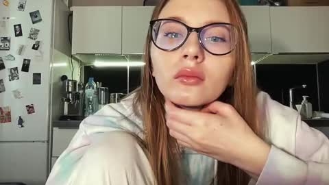 Emili online show from February 5, 2025, 5:20 am