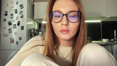Emili online show from February 10, 2025, 6:31 am