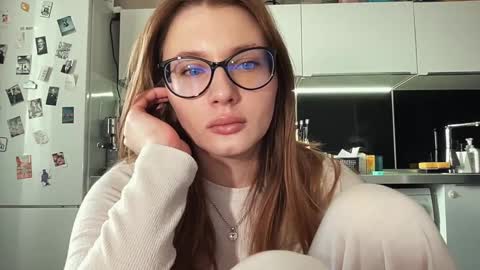 Emili online show from February 16, 2025, 3:47 am