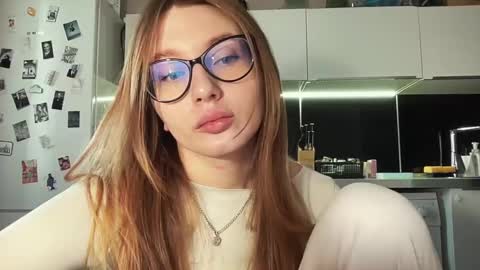 Emili online show from February 24, 2025, 3:12 am