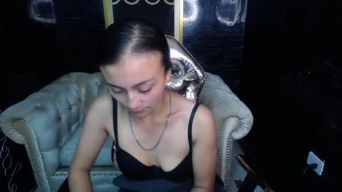 Live 300pm 900pm COLOMBIAN HOUR online show from February 21, 2025, 12:39 pm