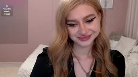 sweet_nicole_333 online show from March 7, 2025, 3:39 pm