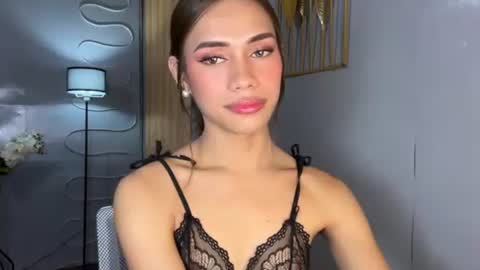 sweet_nikki03 online show from May 13, 2026, 9:17 am
