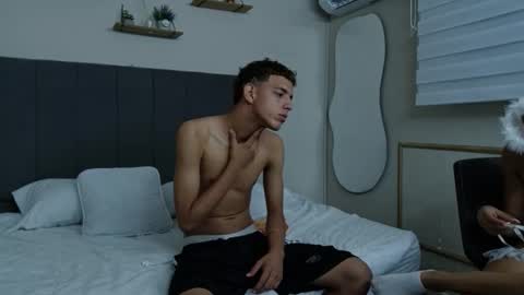 Daniel Thoma y Gaby online show from December 22, 2025, 1:57 am