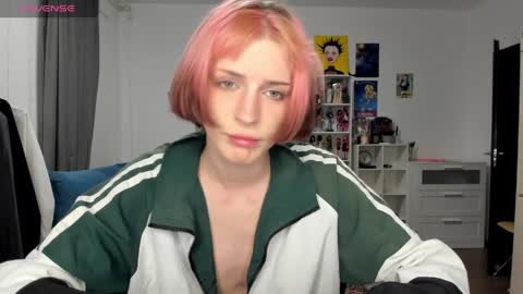 Snapshot of sweet_peach__ chatting on April 1, 2026, 8:50 pm kira online show from April 1, 2026, 8:50 pm