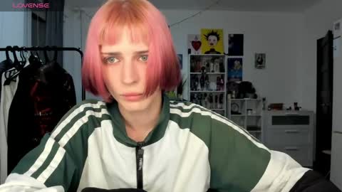 Snapshot of sweet_peach__ chatting on April 15, 2026, 5:53 pm kira online show from April 15, 2026, 5:53 pm
