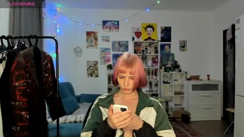 Snapshot of sweet_peach__ chatting on April 16, 2026, 9:39 pm kira online show from April 16, 2026, 9:39 pm