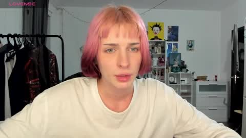 Snapshot of sweet_peach__ chatting on April 17, 2026, 10:02 pm kira online show from April 17, 2026, 10:02 pm