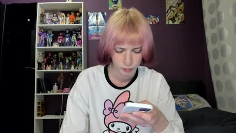 Snapshot of sweet_peach__ chatting on April 27, 2026, 8:07 pm kira online show from April 27, 2026, 8:07 pm