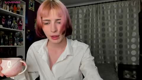 Snapshot of sweet_peach__ chatting on April 28, 2026, 8:03 pm kira online show from April 28, 2026, 8:03 pm