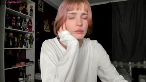 Snapshot of sweet_peach__ chatting on April 29, 2026, 7:09 pm kira online show from April 29, 2026, 7:09 pm