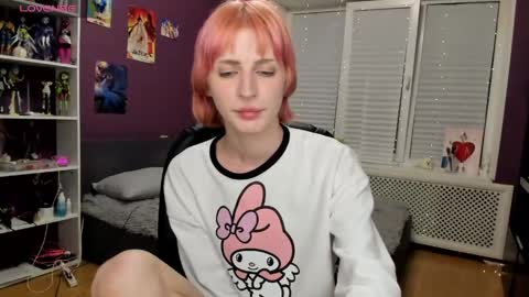 Snapshot of sweet_peach__ chatting on May 15, 2026, 7:32 pm kira online show from May 15, 2026, 7:32 pm