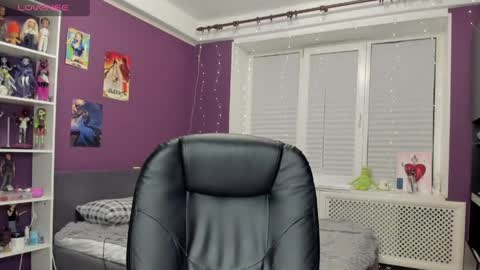 Snapshot of sweet_peach__ chatting on May 16, 2026, 7:56 pm kira online show from May 16, 2026, 7:56 pm