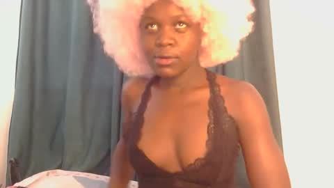 Snapshot of sweet_peachiee chatting on March 27, 2026, 8:48 am sweet peachy online show from March 27, 2026, 8:48 am