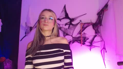 Penny  online show from October 30, 2025, 11:27 pm