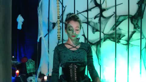 Penny  online show from November 1, 2025, 12:01 am