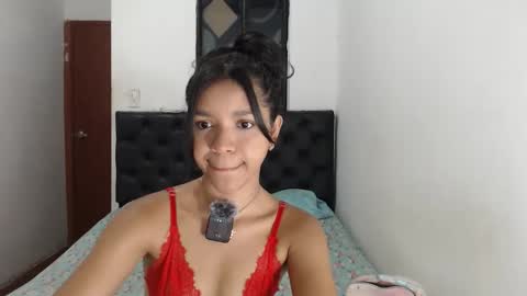 Snapshot of sweet_petite15 chatting on May 4, 2026, 12:12 pm petite sweet online show from May 4, 2026, 12:12 pm