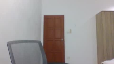 sweet_poeme online show from July 28, 2026, 2:13 pm