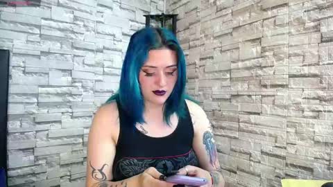  LAUREN  online show from February 19, 2025, 8:10 pm