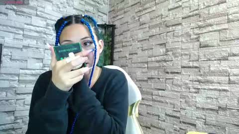  LAUREN  online show from March 7, 2025, 8:33 pm