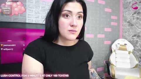  LAUREN  online show from September 9, 2025, 7:46 pm