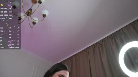 Snapshot of sweet_reverie chatting on March 28, 2026, 10:48 am Vanessa online show from March 28, 2026, 10:48 am