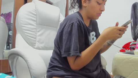 Snapshot of sweet_robyn chatting on December 5, 2024, 10:12 pm sweet_robyn online show from December 5, 2024, 10:12 pm