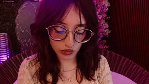 Roxanee online show from May 5, 2026, 9:12 pm