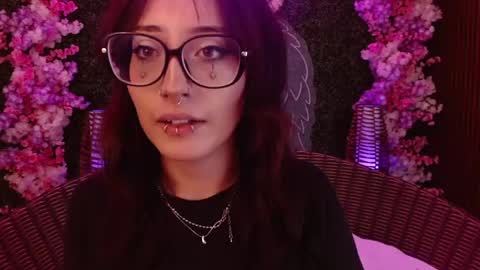 Roxanee online show from May 7, 2026, 9:31 pm
