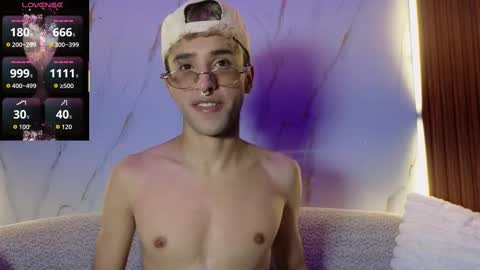 Snapshot of sweet_santii chatting on September 30, 2025, 7:57 am Santiago online show from September 30, 2025, 7:57 am