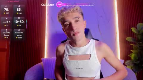 Snapshot of sweet_santii chatting on October 13, 2025, 12:16 pm Santiago online show from October 13, 2025, 12:16 pm