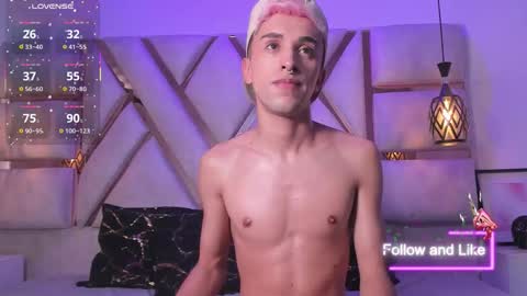 Snapshot of sweet_santii chatting on October 25, 2025, 8:47 pm Santiago online show from October 25, 2025, 8:47 pm