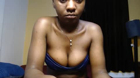 ellanah Tracie online show from May 16, 2026, 2:19 am
