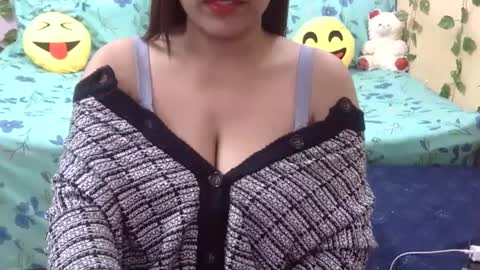 Snapshot of sweet_shivani chatting on December 4, 2024, 8:01 am sweet_shivani online show from December 4, 2024, 8:01 am